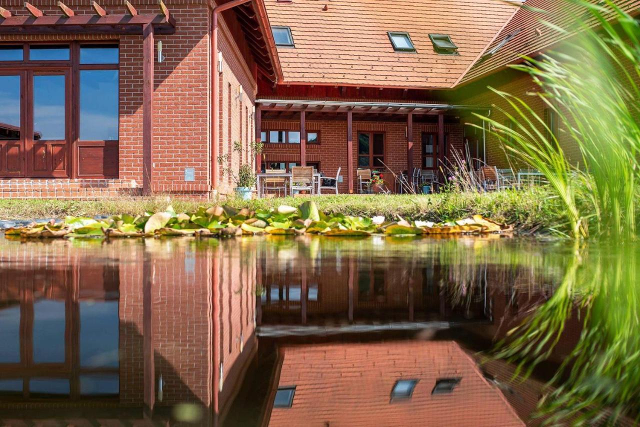 Naturpark Vendégház Alsoszolnok Exterior foto